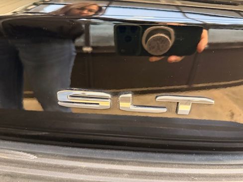 Used 2023 GMC Yukon SLT image 51