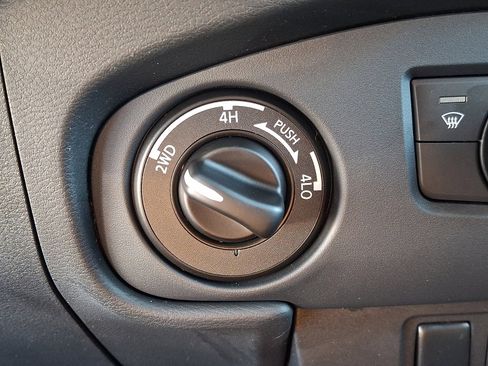 Used 2024 Nissan Frontier PRO-4X w/ Technology Package image 23