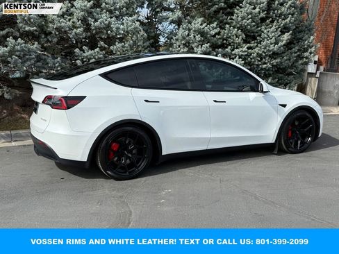 Used 2022 Tesla Model Y Performance image 9