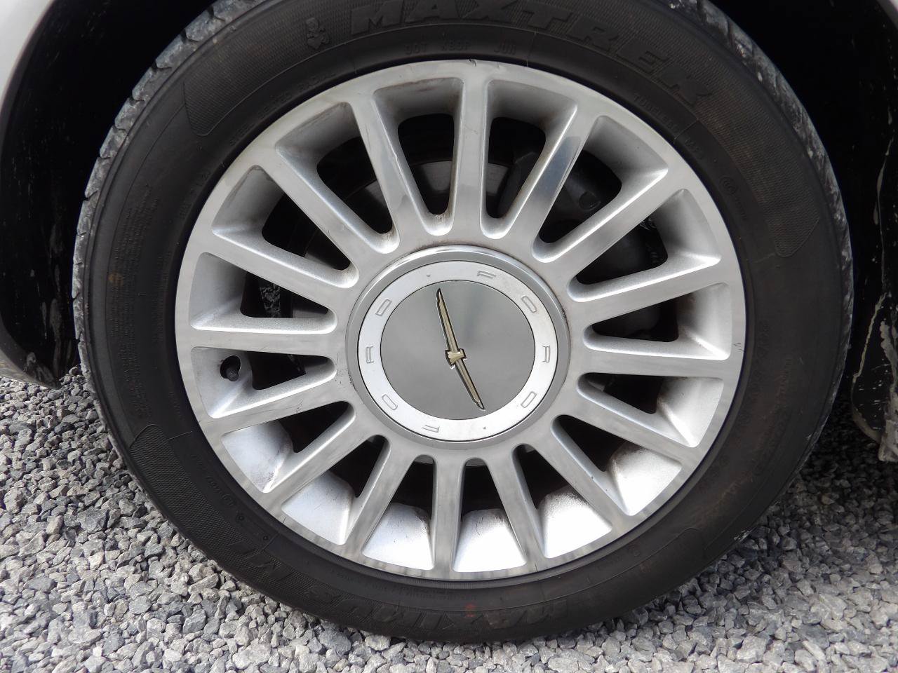 Used 2004 Ford Thunderbird RWD image 17