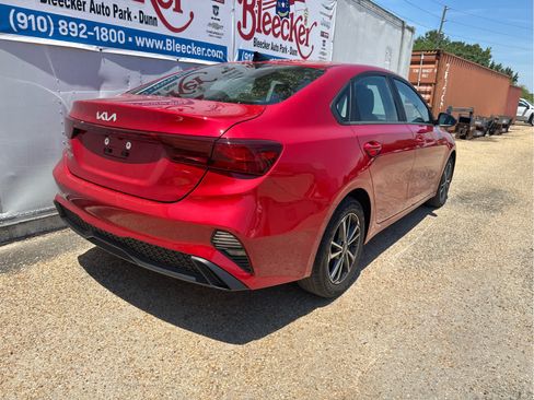 Used 2023 Kia Forte LXS FWD image 3