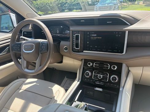 Used 2023 GMC Yukon Denali w/ Max Trailering Package AWD/4WD image 11