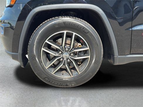 Used 2020 Jeep Grand Cherokee Trailhawk w/ Trailhawk Luxury Group AWD/4WD image 47