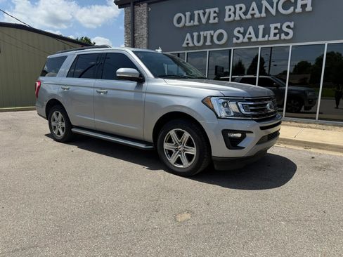 Used 2021 Ford Expedition XLT RWD image 2