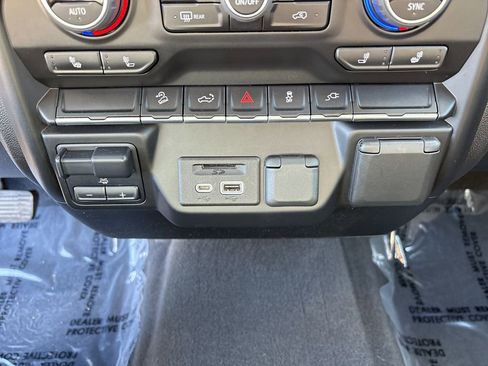 Used 2022 Chevrolet Silverado 3500 LT w/ Convenience Package image 22