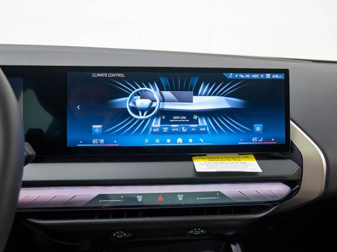 Used 2025 BMW X3 xDrive30i w/ Premium Package image 24