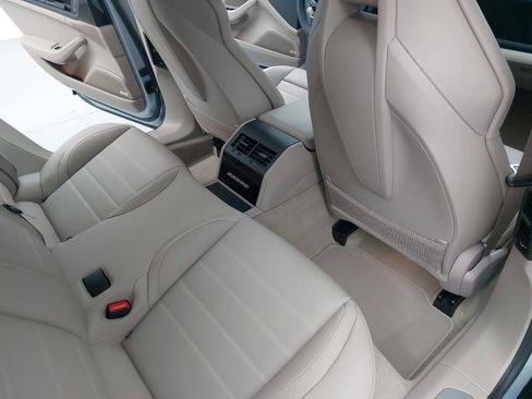 New 2026 Porsche Panamera 4 image 13