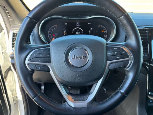 Used 2022 Jeep Grand Cherokee Laredo X image 14