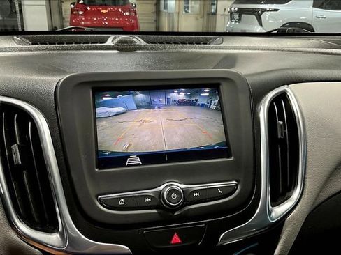 Used 2021 Chevrolet Equinox LS w/ LS Convenience Package FWD image 13