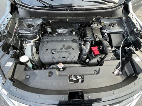 Used 2025 Mitsubishi Outlander Sport AWD image 8