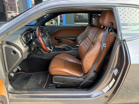 Used 2016 Dodge Challenger SRT w/ Technology Group RWD image 24
