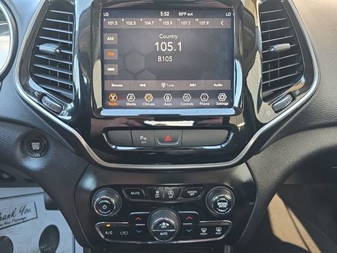 Used 2019 Jeep Cherokee Limited AWD/4WD image 17