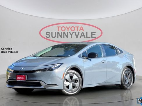 Certified 2025 Toyota Prius Plug-In Hybrid image 1
