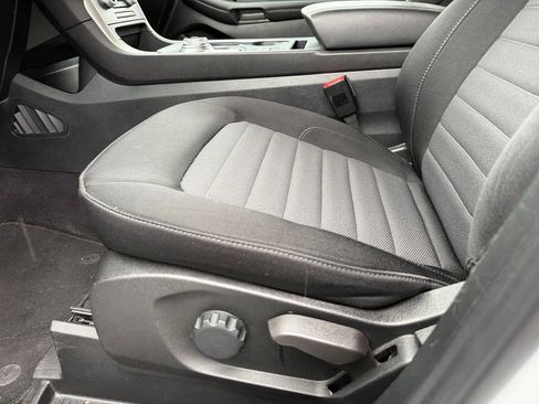 Certified 2022 Ford Edge SE w/ Black Appearance Package image 15