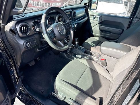 Used 2023 Jeep Gladiator Sport image 24