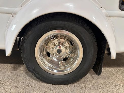 Used 2015 Ford E-350 and Econoline 350 Super Duty image 63