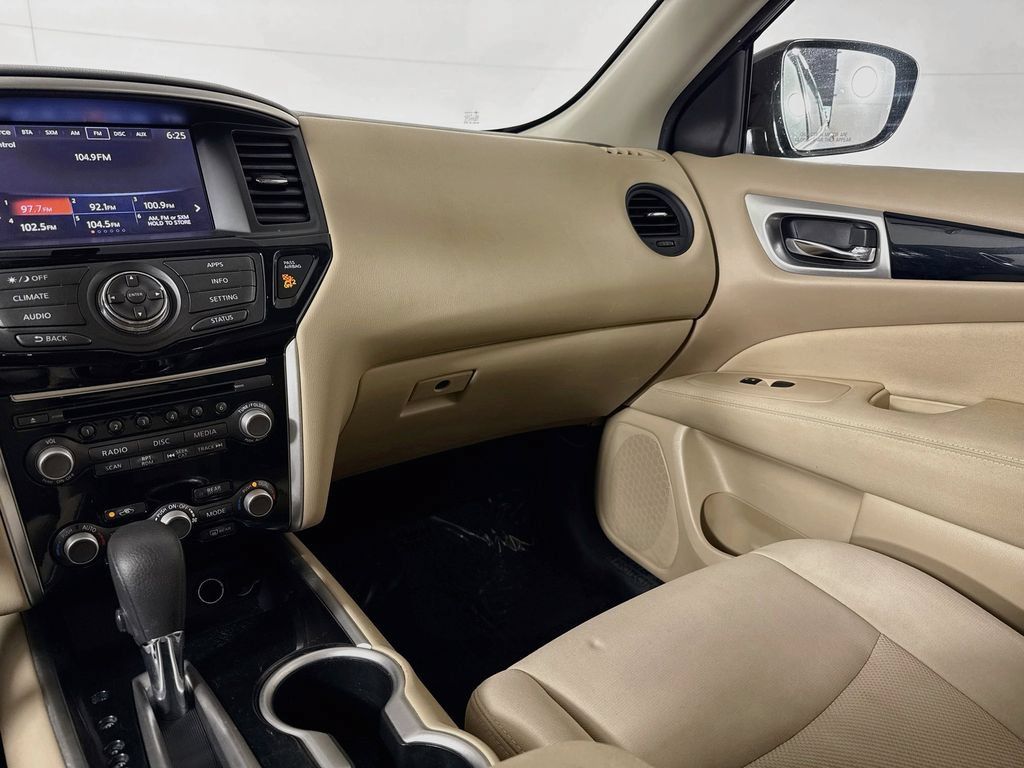 Used 2017 Nissan Pathfinder S FWD image 26