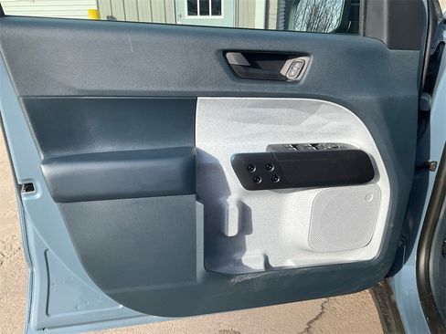 Used 2025 Ford Maverick XLT w/ Equipment Group 302A image 17