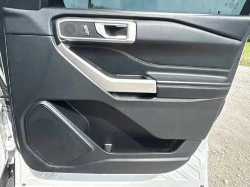 Used 2023 Ford Explorer XLT w/ Equipment Group 202A RWD image 19