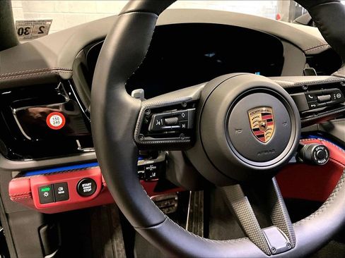 Certified 2025 Porsche Panamera GTS image 23