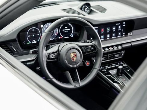 Certified 2025 Porsche 911 Carrera image 9