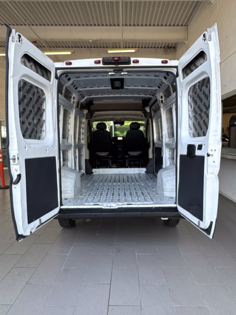 Used 2022 RAM ProMaster 2500 w/ Driver Convenience Group FWD image 11