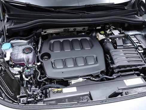 New 2026 Volkswagen Tiguan SE image 28