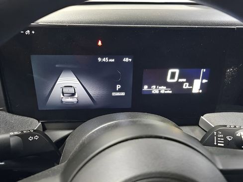 Used 2025 Nissan Kicks SV w/ Charging Package FWD image 9