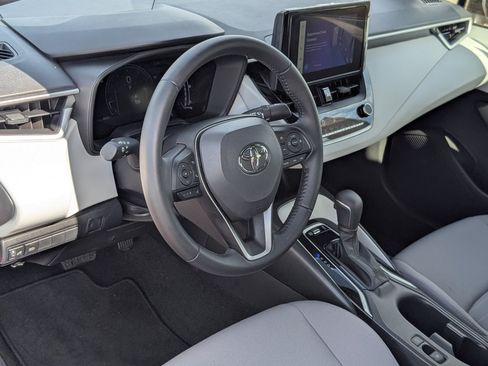 Used 2026 Toyota Corolla SE w/ Carpet Mat Package (TMS) FWD image 14