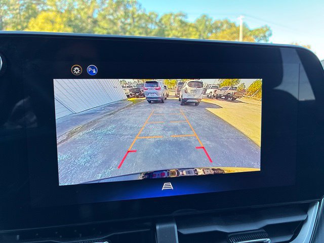 Used 2026 Chevrolet Equinox LT FWD image 32
