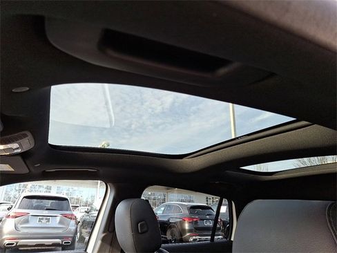 Certified 2022 Mercedes-Benz GLA 250 4MATIC w/ Premium Package Lite image 15