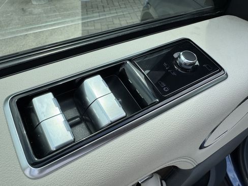 Certified 2020 Land Rover Range Rover HSE AWD/4WD image 11