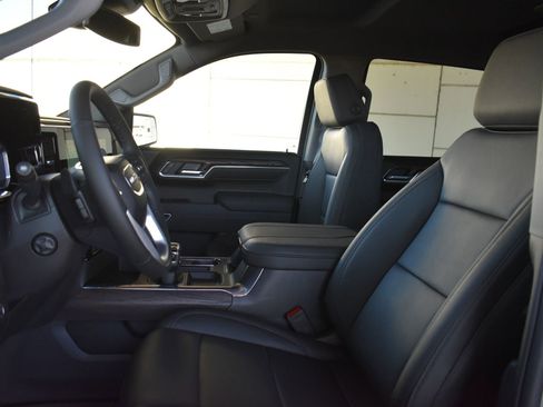 New 2026 GMC Sierra 1500 SLT w/ SLT Convenience Package image 16