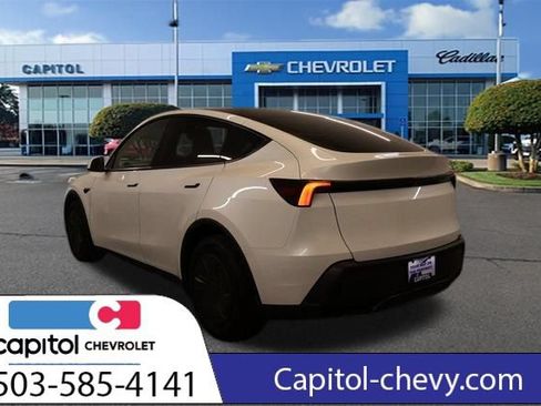 Used 2026 Tesla Model Y AWD image 4