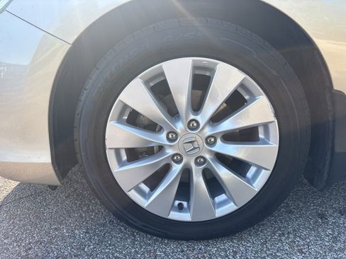 Used 2014 Honda Accord EX-L image 9