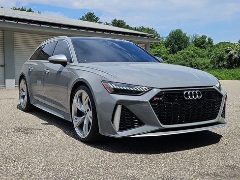 Used 2023 Audi RS 6 AWD/4WD image 9