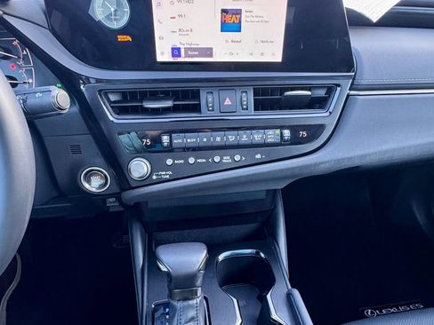 Used 2023 Lexus ES 350 w/ Accessory Package (Z1) FWD image 11