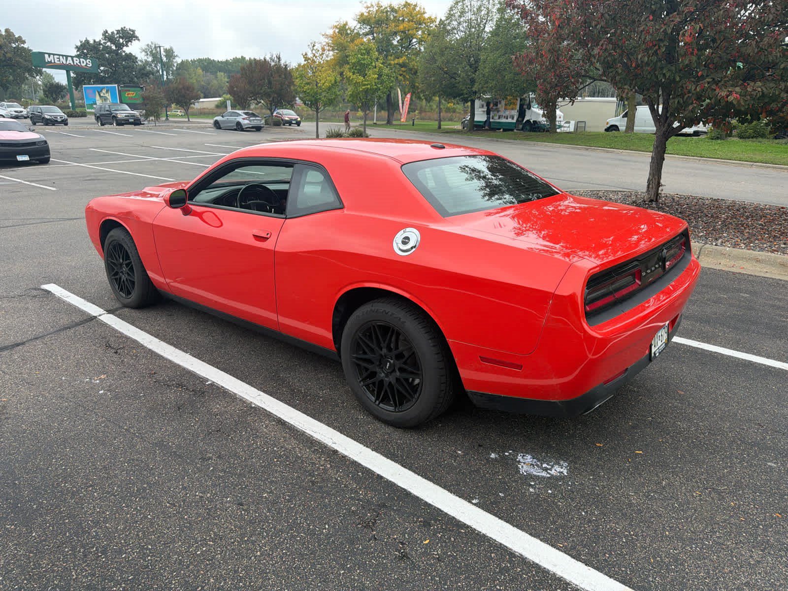Used 2016 Dodge Challenger SXT w/ Driver Convenience Group RWD image 4