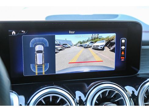 Used 2024 Mercedes-Benz EQB 300 4MATIC image 22