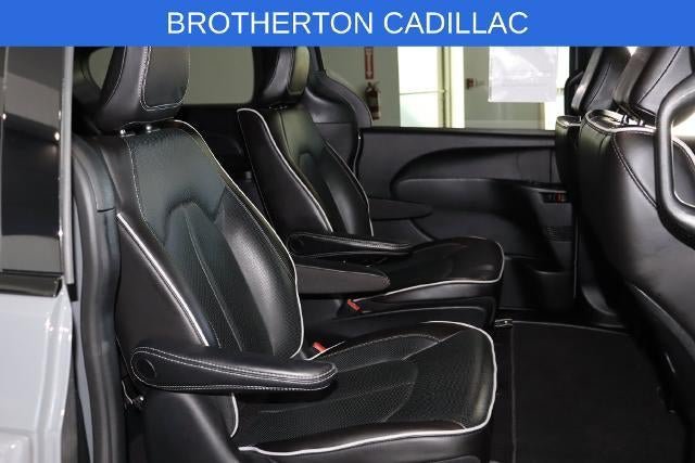 Used 2023 Chrysler Pacifica Limited w/ S Appearance Package FWD image 33