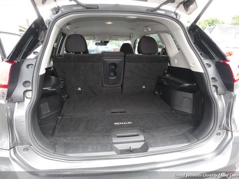 Used 2020 Nissan Rogue SV AWD/4WD image 23