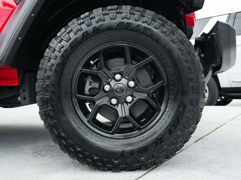 Used 2024 Jeep Wrangler Willys image 30