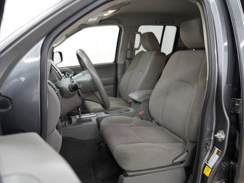 Used 2019 Nissan Frontier SV AWD/4WD image 4
