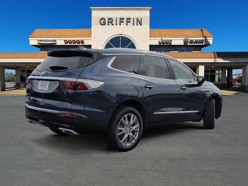 Used 2023 Buick Enclave Premium w/ Experience Buick Package AWD/4WD image 3
