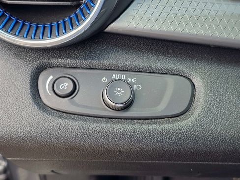 Used 2025 Chevrolet Trax LT w/ Driver Confidence Package FWD image 18