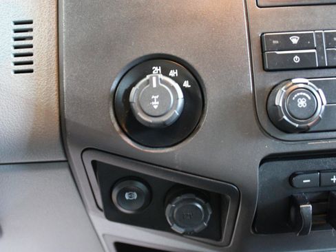 Used 2015 Ford F250 XL w/ Power Equipment Group AWD/4WD image 16