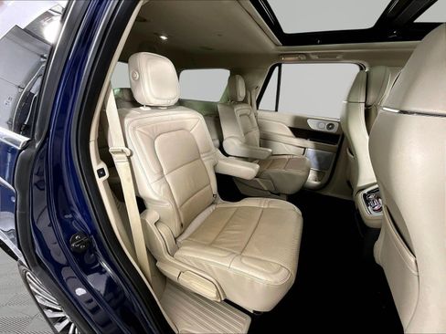 Used 2019 Lincoln Navigator Reserve AWD/4WD image 25