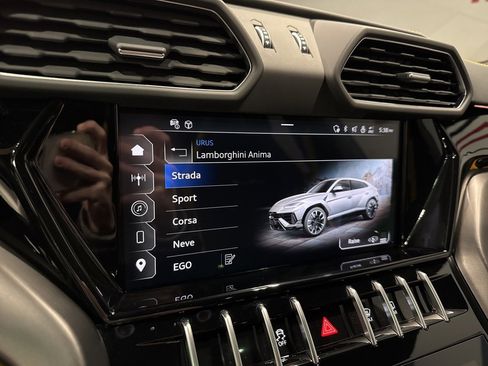 Used 2024 Lamborghini Urus S image 30