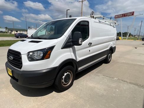 Used 2019 Ford Transit 250 130 Low Roof RWD image 4