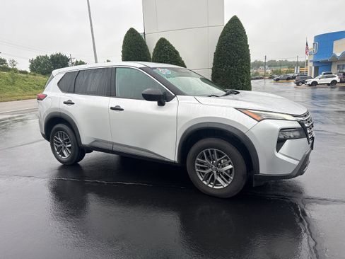 Used 2024 Nissan Rogue S FWD image 1